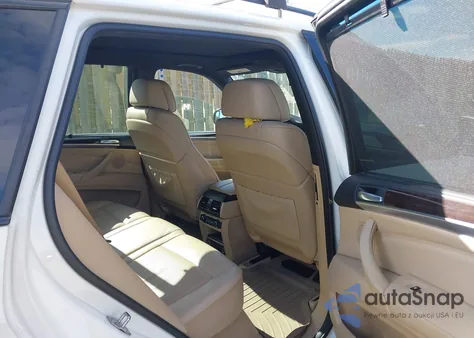 2013 BMW X5 xDrive35D z USA, uszkodzony, nr VIN 5UXZW0C56D0B91816